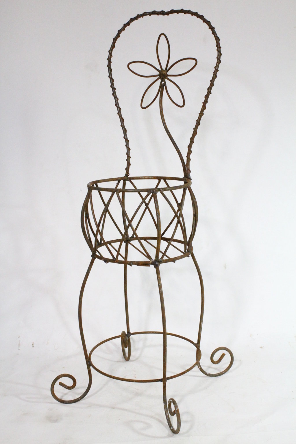 Wrought Iron Pearl Planting Chair Pot Holder