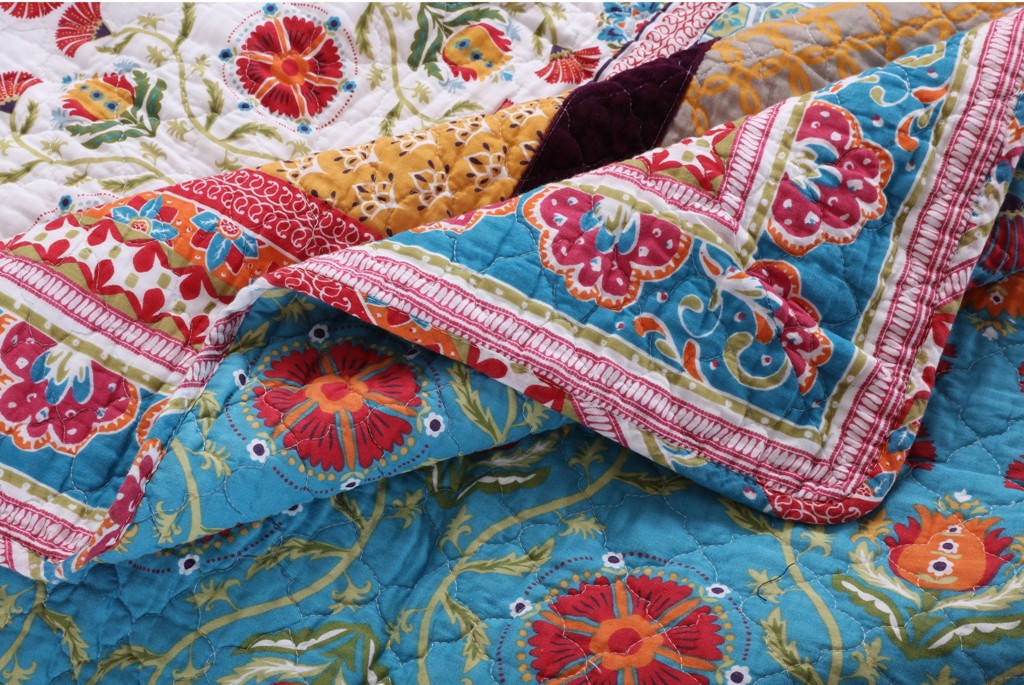 Thalia Boho Floral Quilt Set