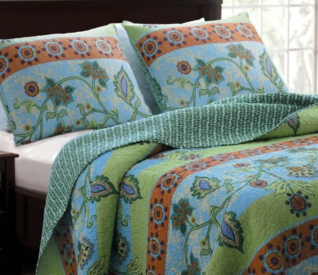 Mara Blue Floral Quilt Set