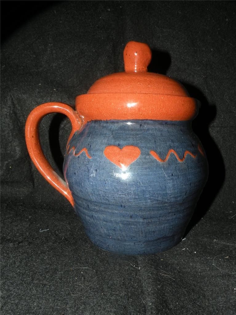 GREG SHOONER POTTERY LIDDED PITCHER JUG WI/ HEARTS REDWARE 1987