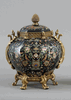 MIRAMAR BLACK PORCELAIN AND BRASS DECORATIVE BOX MIRAMAR BLACK PORCELAIN AND BRASS DECORATIVE BOX