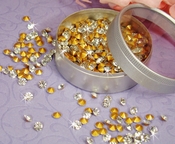 Sparkling Gross of Rhinestone Crystals Sparkling Gross of Rhinestone Crystals