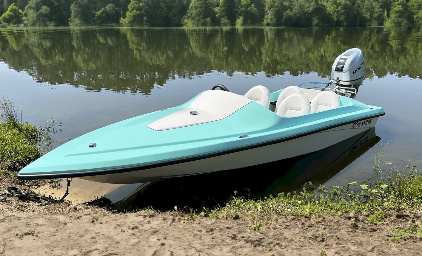 Exhilarator 151 Runabout at high speed