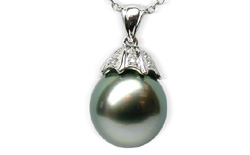 Jewelry - Pearl Pendant