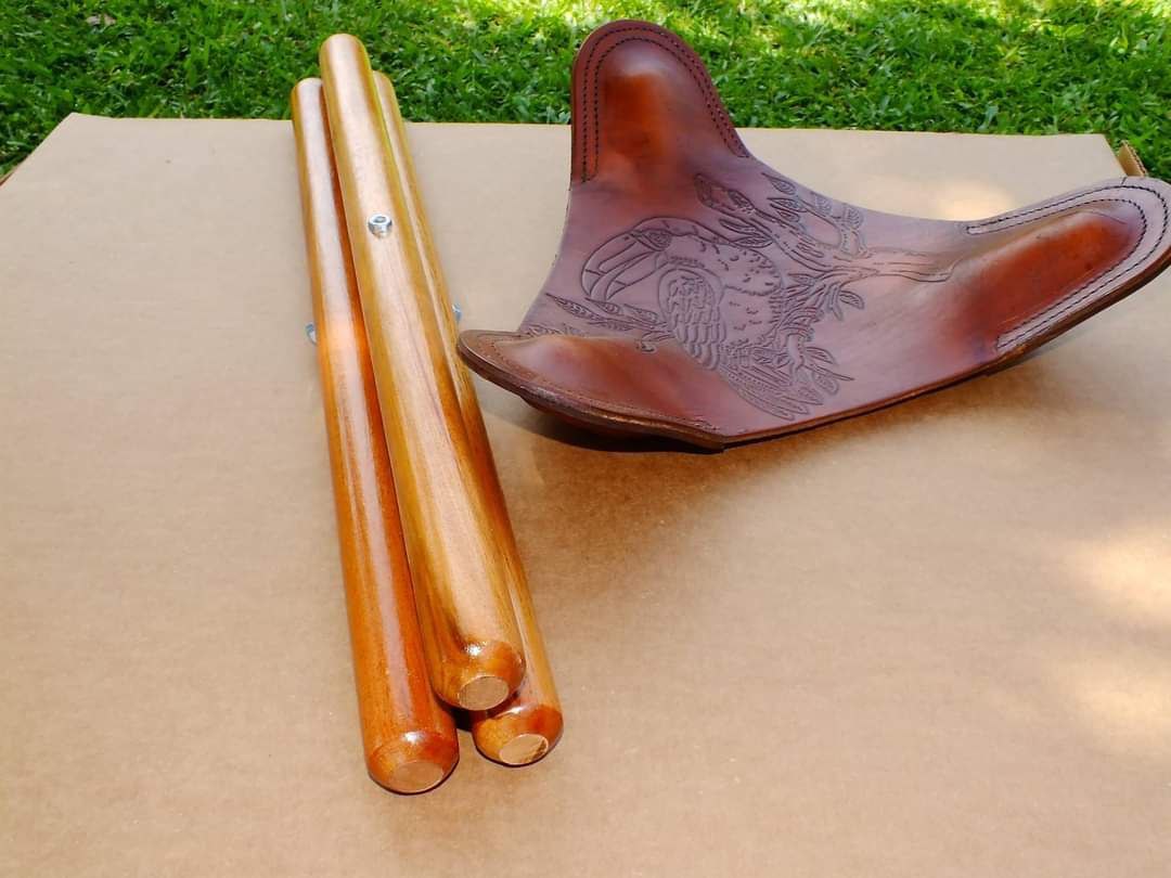 Costa Rica Tripod Leather Foot Stool