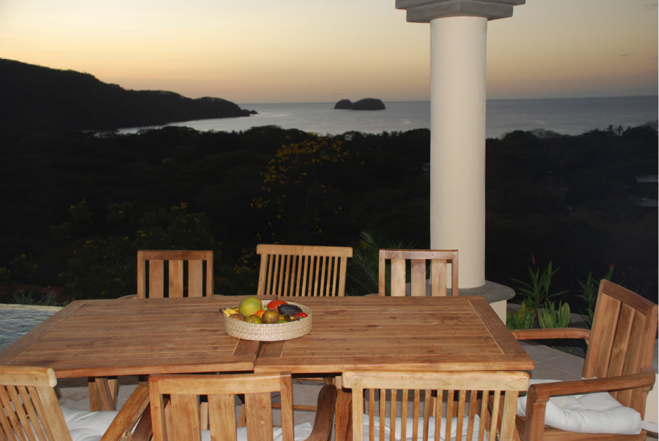 Dining in paradise!