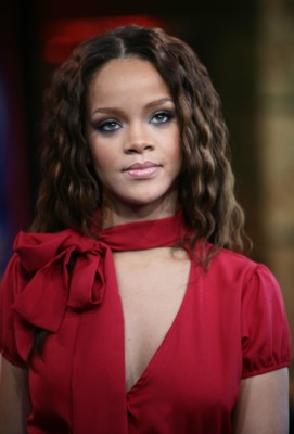 Kaales Loose Wet and Wavy hair brand looks like Rihannas
