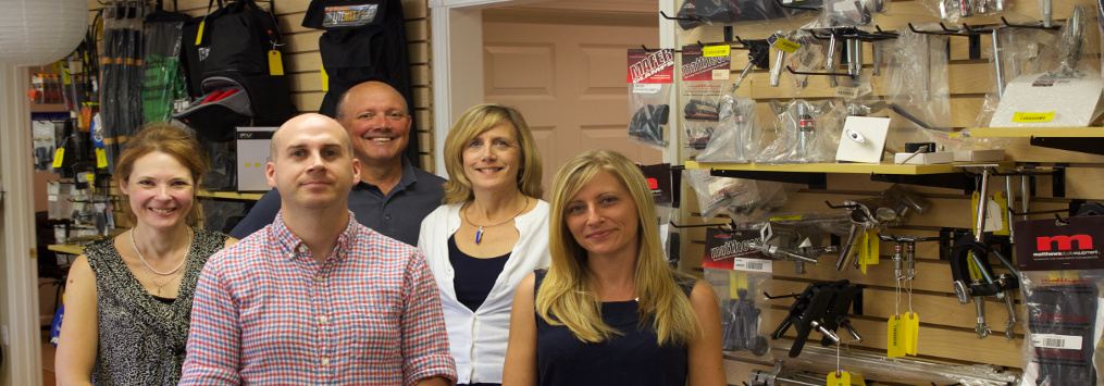 barndoor-lighting-employees-slider