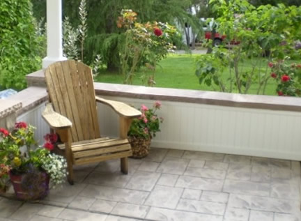 AZEK Brand Beadboard as Wainscotting on Porch