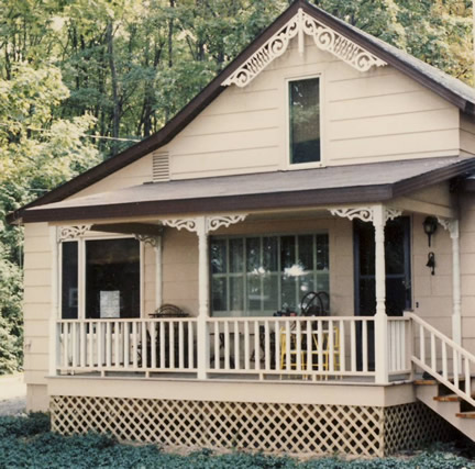 Example of 1-1/2 story with front gable (Porch Photo 127)