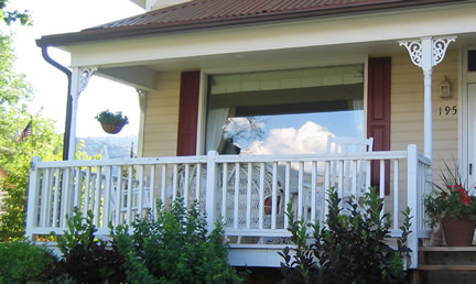 Close-up - Porch Photo 166