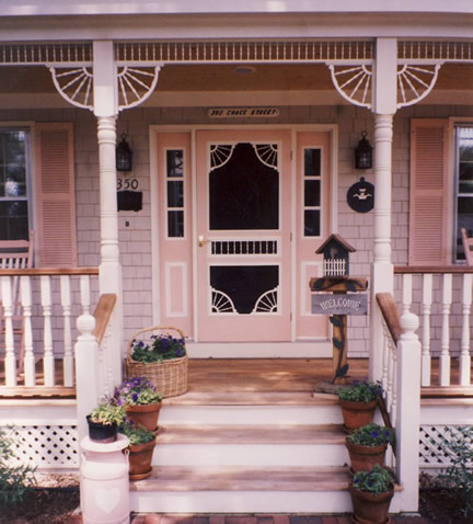 Close-up B - Porch Photo 32