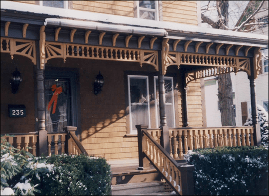 FRONT PORCH - Closer view