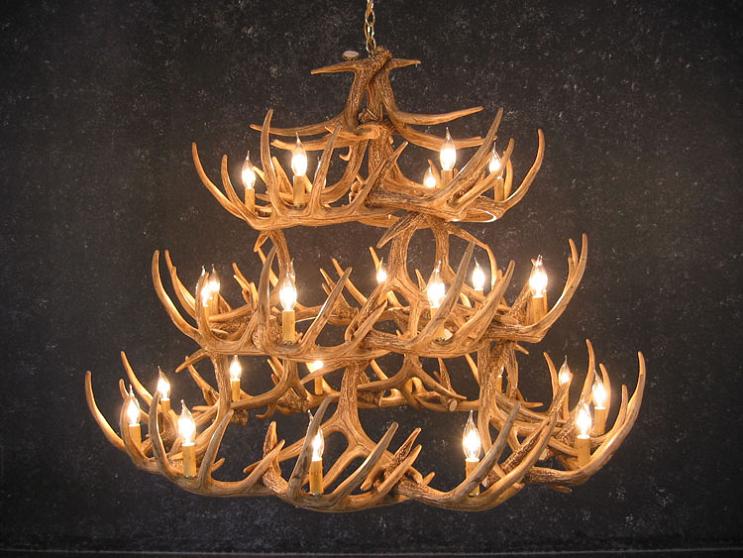 Antler Chandelier1