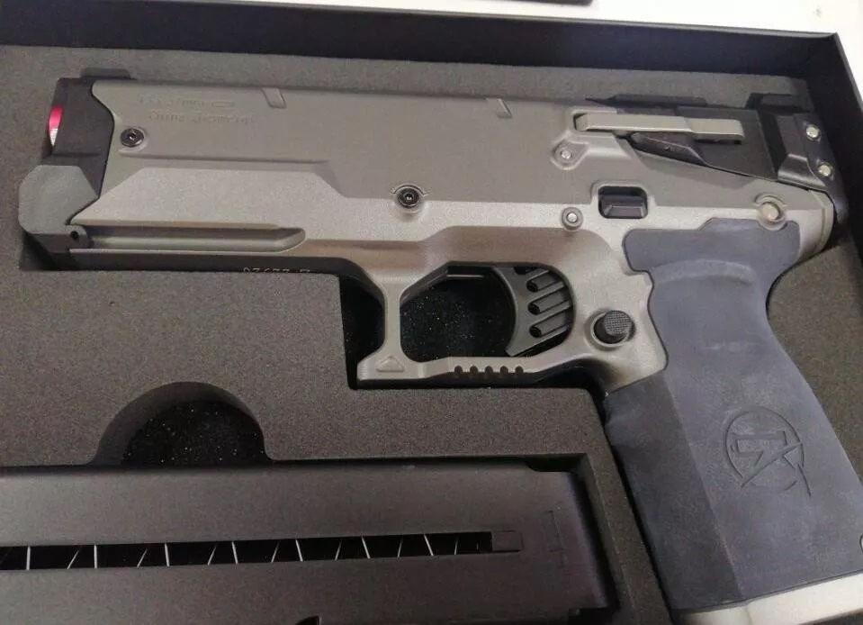 Glock Shell Ejection Pistol Toy Gun, Zhenweiqi S200 Fire Rat Nerf