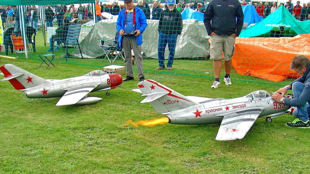 ROBINSON R22 !!! FASCINATING RC SCALE VARIO ELECTRIC MODEL HELICOPTER