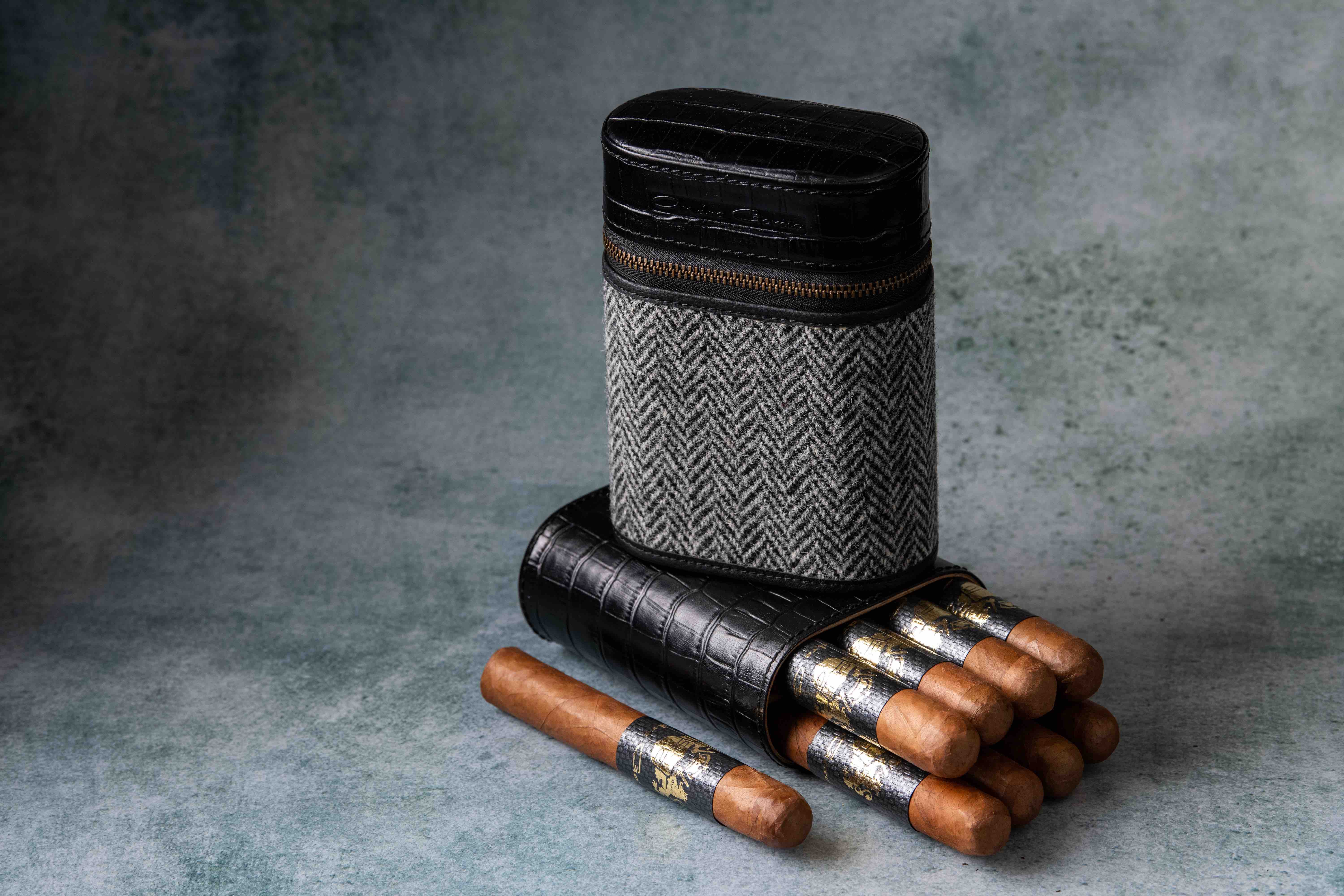 St. James Harris Tweed cigar case